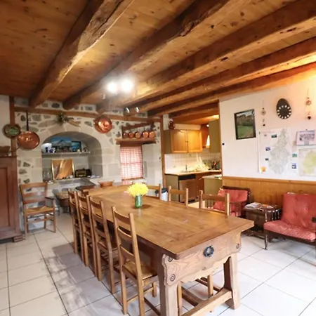 Au Coeur Des Volcans D'auvergne Avec Jardin, Cheminee Et Proche Super-lioran - Fr-1-742-15 بيت للعطل